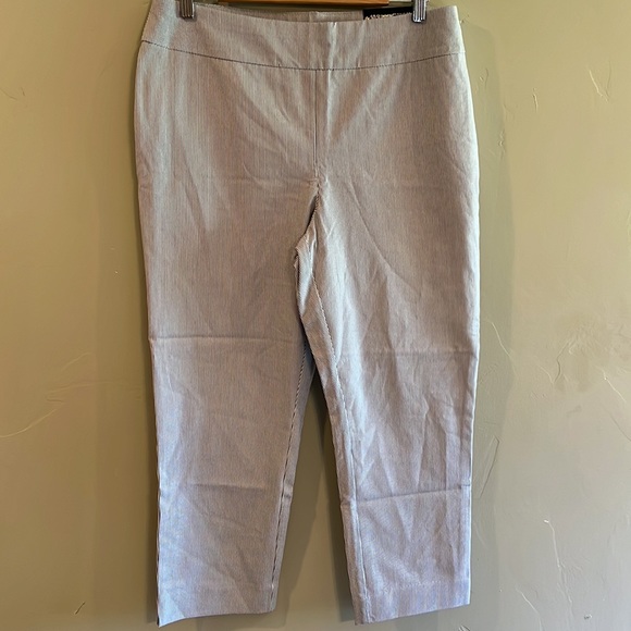 Chicos Brigitte the so slimming size 12/2 crop cream & blue - Picture 1 of 10